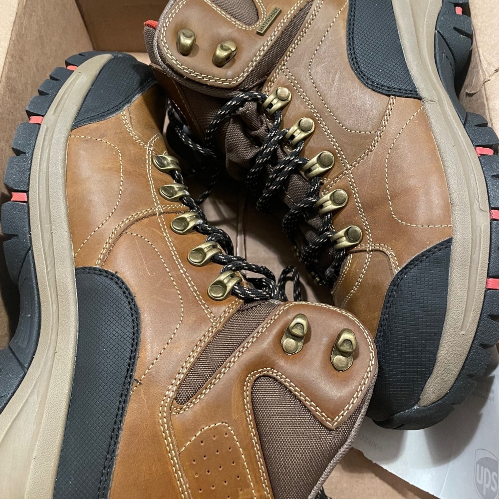 *NWOT* Eddie Bauer brown & black leather snow/rain/all weather boots (size 10)